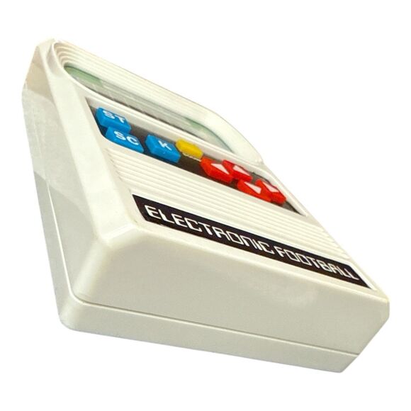 VINTAGE Mattel Electronic Football Handheld Game! With Batteries Retro - Picture 4 of 7